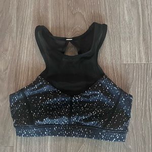 Lululemon sports bra